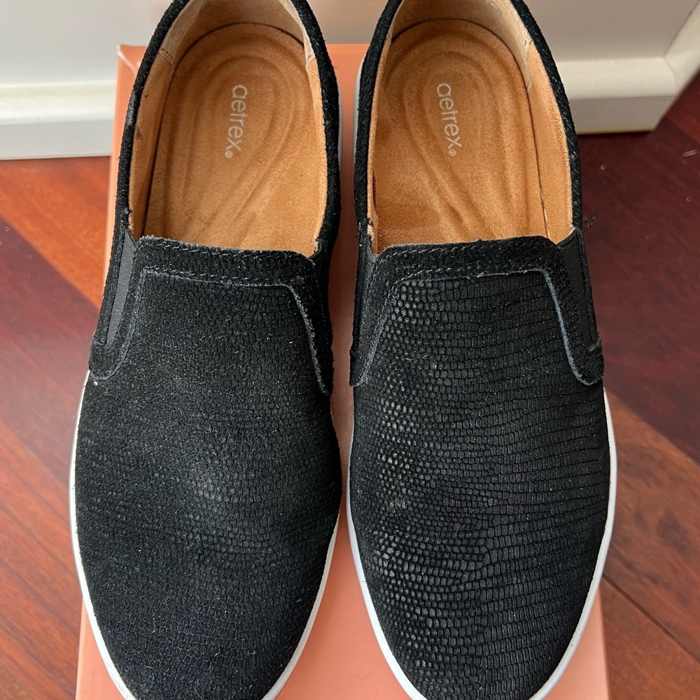Aetrex Kenzie Slip-On Comfort Sneaker